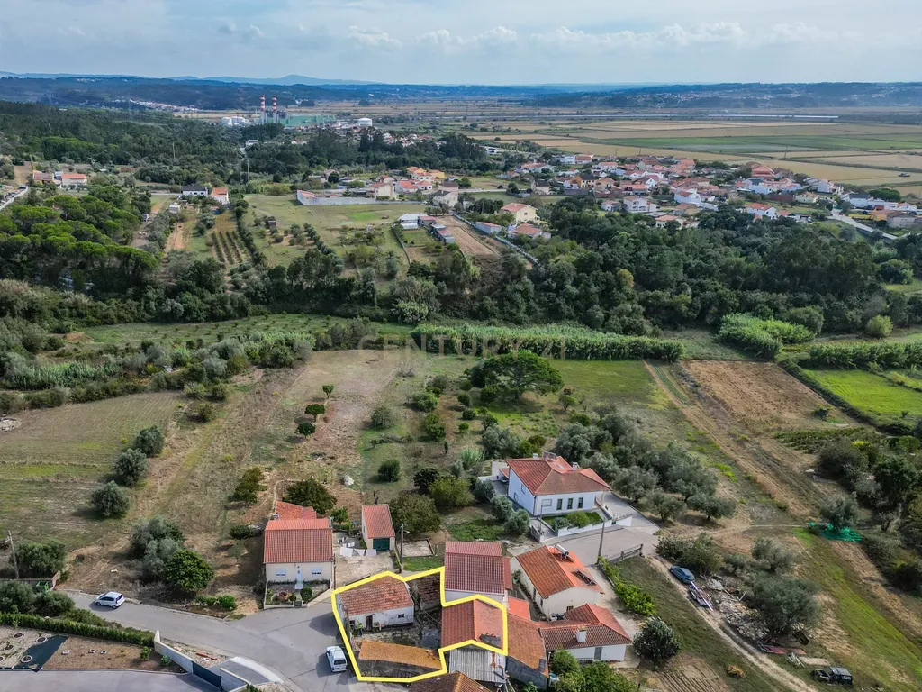 Casa típica portuguesa para remodelação a poucos minutos das praias da Figueira da Foz - Image 25