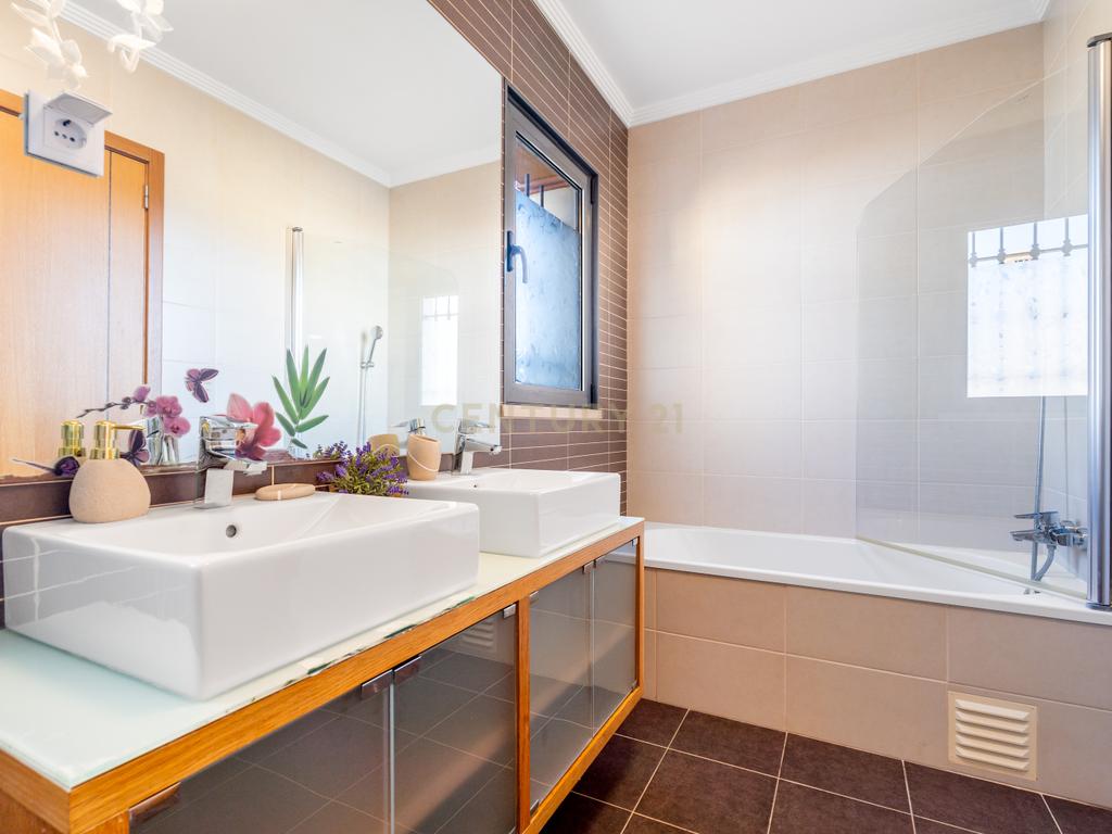 Moradia Unifamiliar de Prestígio | Quinta dos Álamos I Guia – Albufeira | T5 | Piscina | Jardim - Image 23