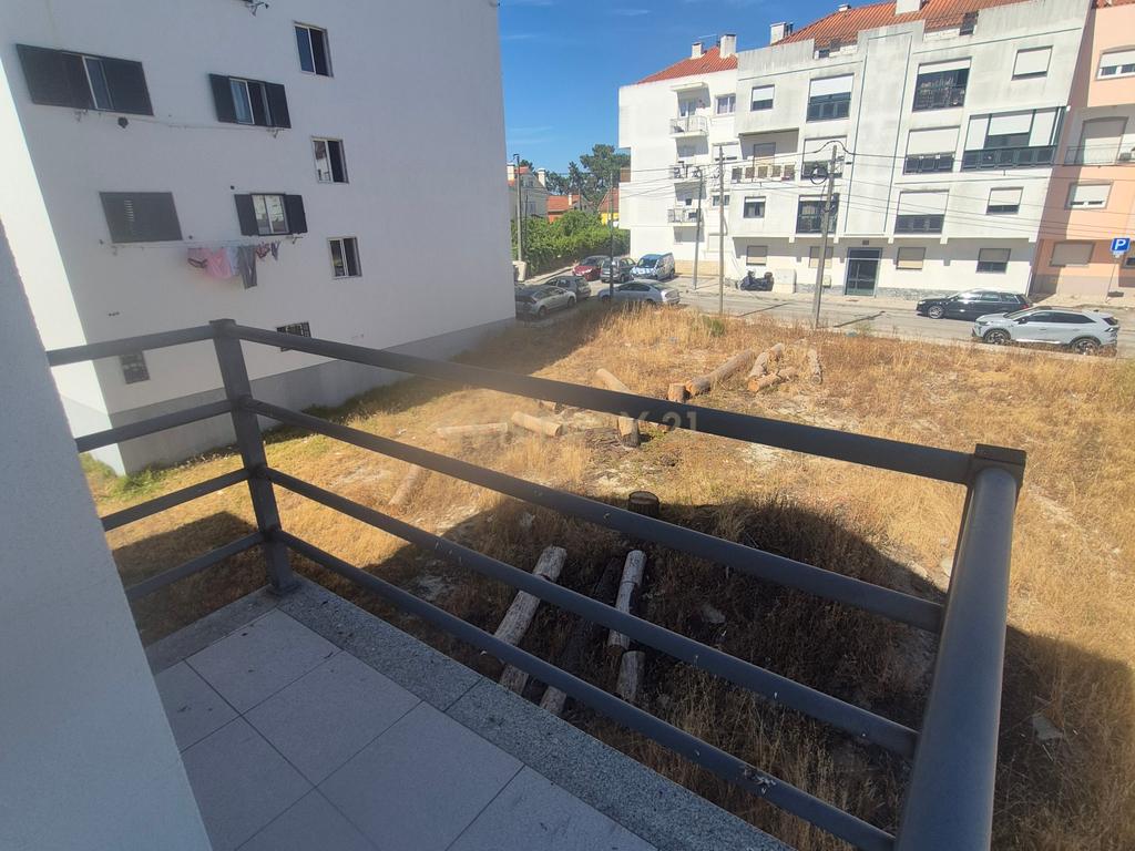 Apartamento T2 Quinta do Conde - Image 14
