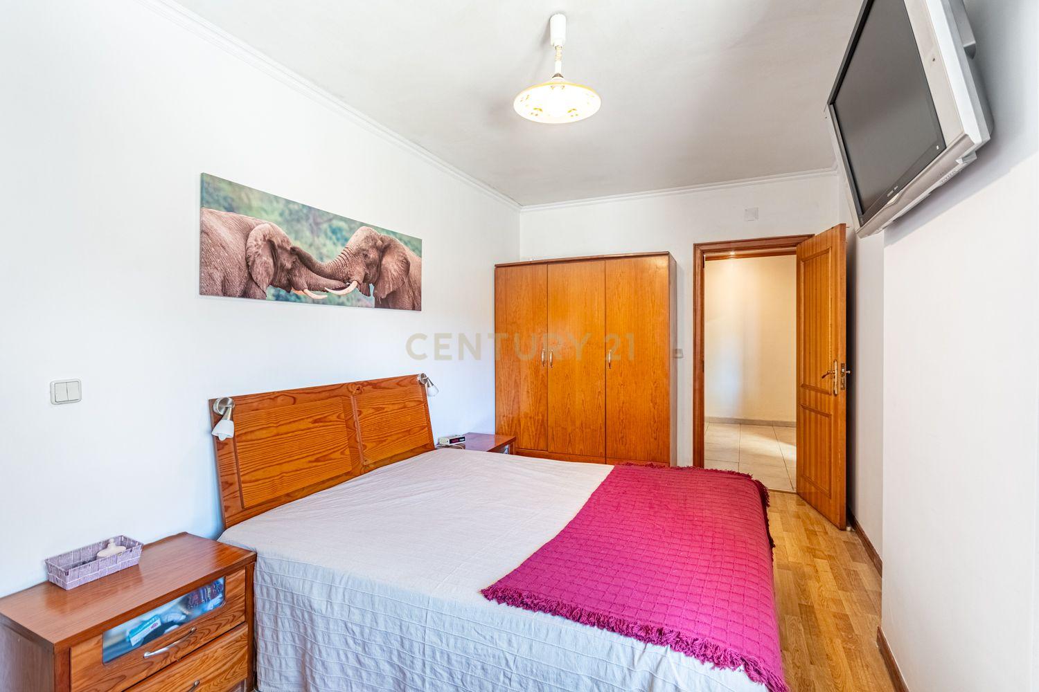 Fotografia 5 de Exclusivo T3+2 Duplex na Urbanização da Cavaleira | 205 m² de Área Total | Parqueamento