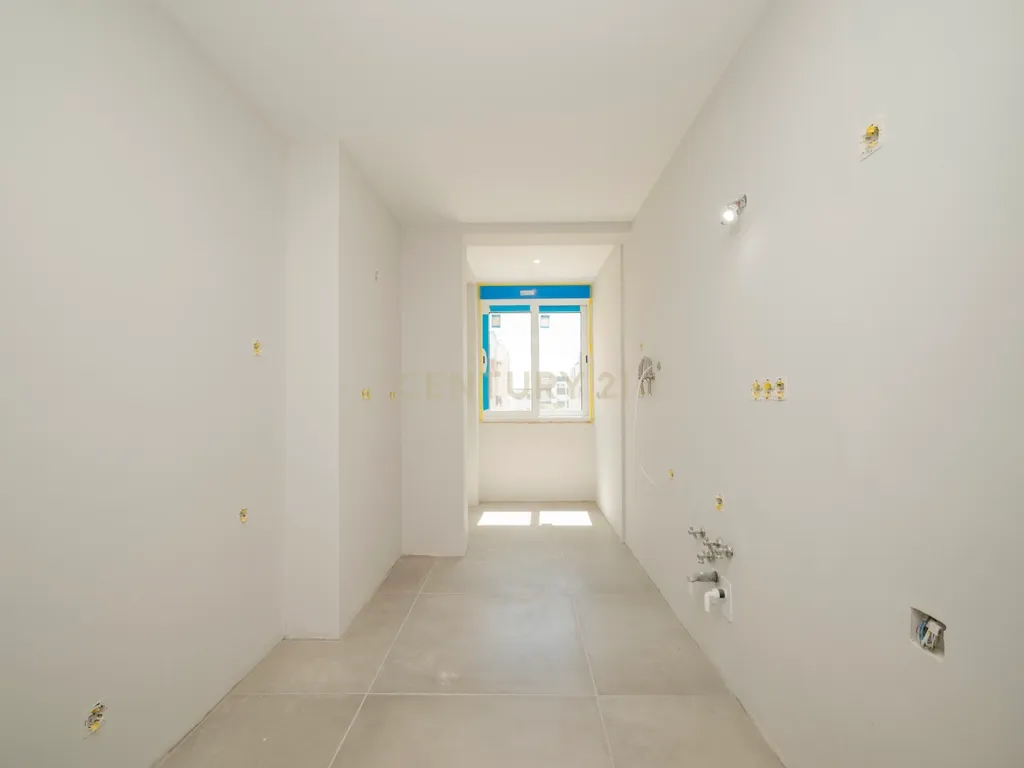 Apartamento T2 Totalmente Renovado em Queluz – Pronto a Habitar! - Image 10