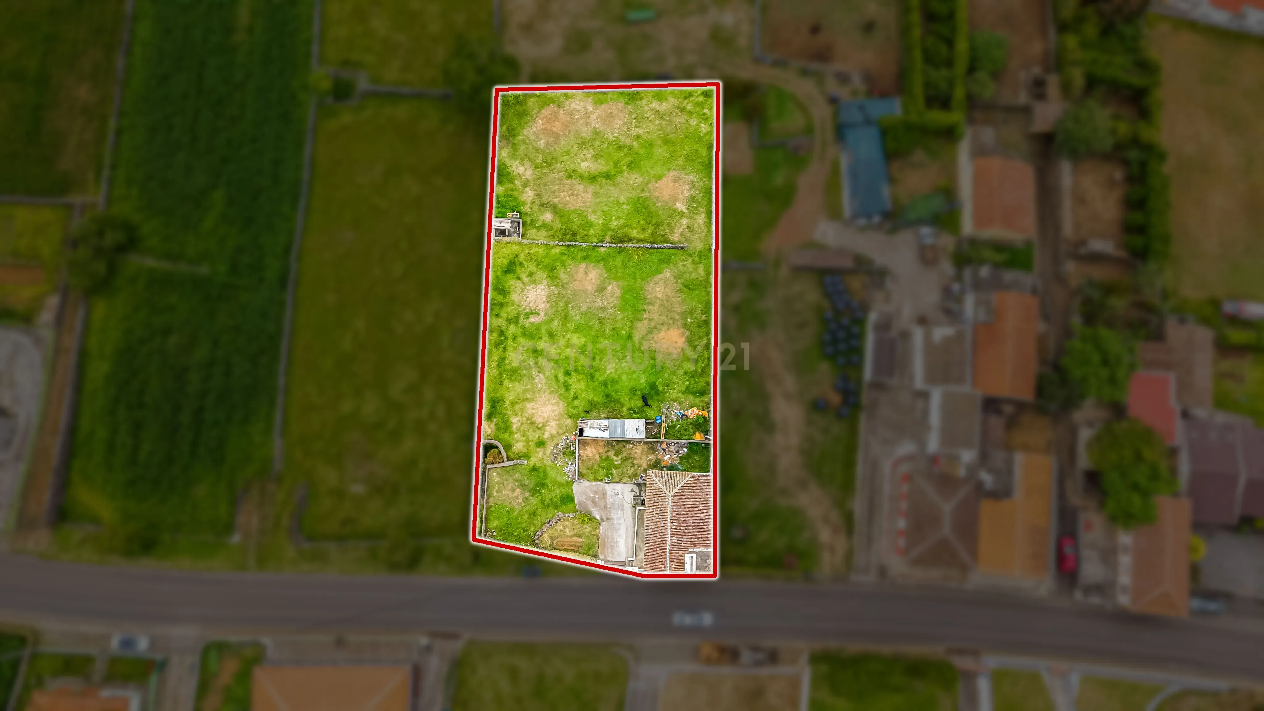 Fotografia 7 de Moradia para Remodelar com Terreno | Vila do Porto Judeu