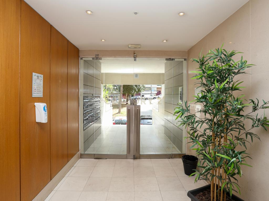 Apartamento T2 Moderno nas Colinas do Cruzeiro | 2 Lugares de Garagem e Varanda - Image 21