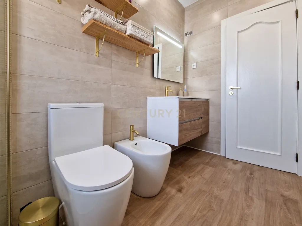 Excelente apartamento de 4 assoalhadas RENOVADO recentemente, com amplitude de todas as suas divisões - 113m2. - Image 15