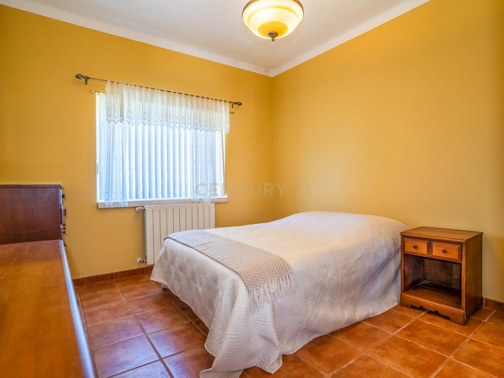 Moradia T3 convertido em T2, com anexo e armazém em Cabeça Alta, Carvalhal Benfeito – Caldas da Rainha - Image 13
