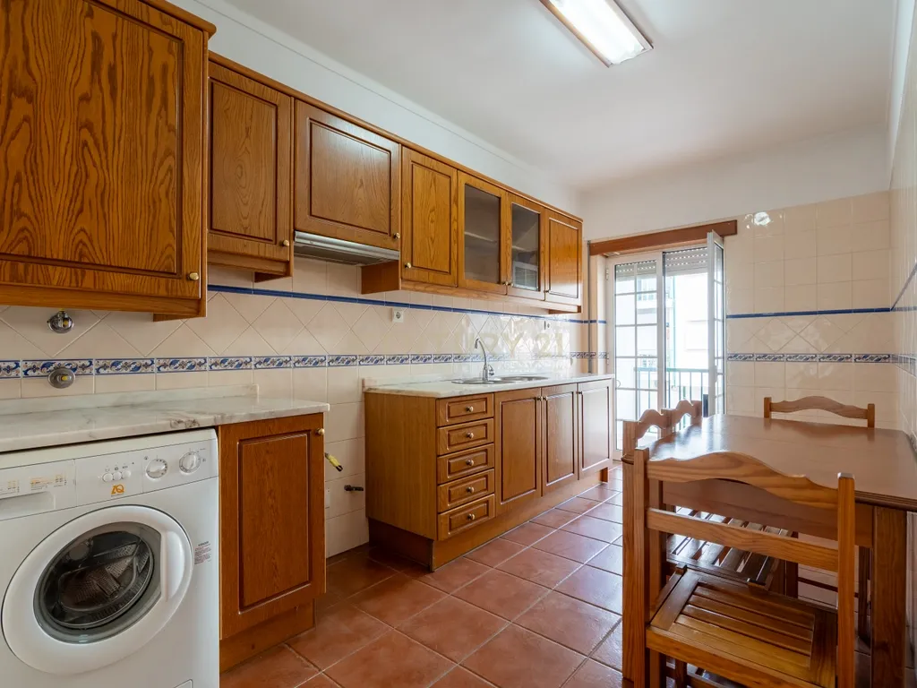Moderno T1 em Lousã, quase novo e pronto a habitar - Image 13