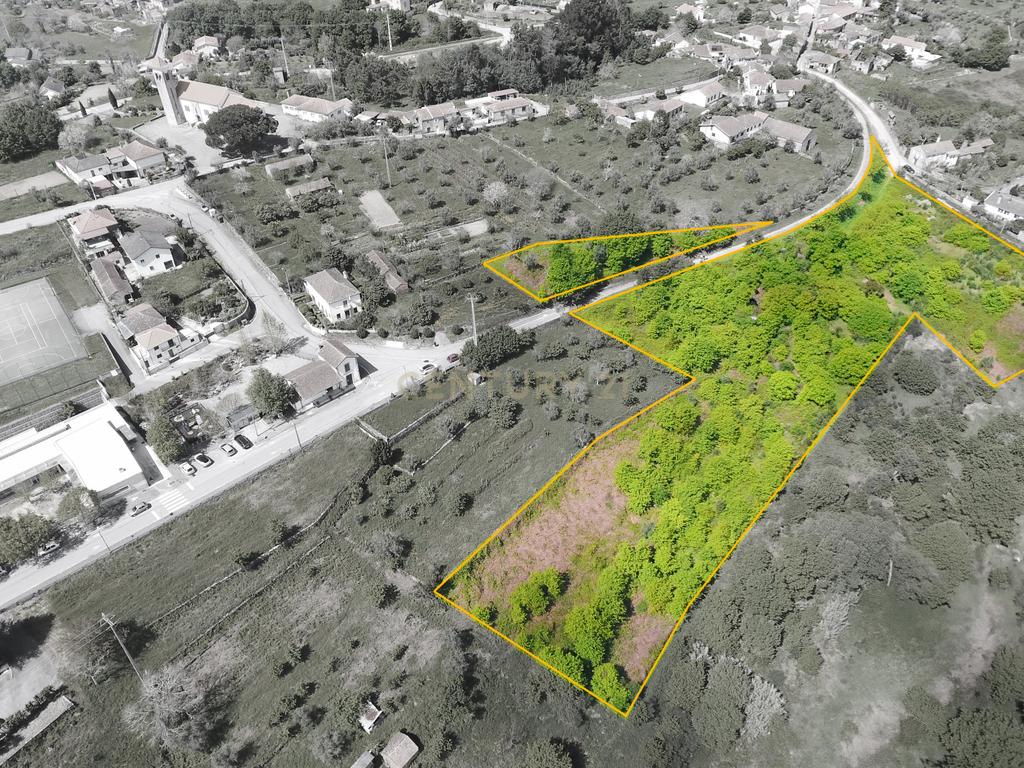 Terreno com vista deslumbrante para a Serra do Caramulo, junto à Estação de Moçâmedes e ciclovia, em Vouzela - Image 1