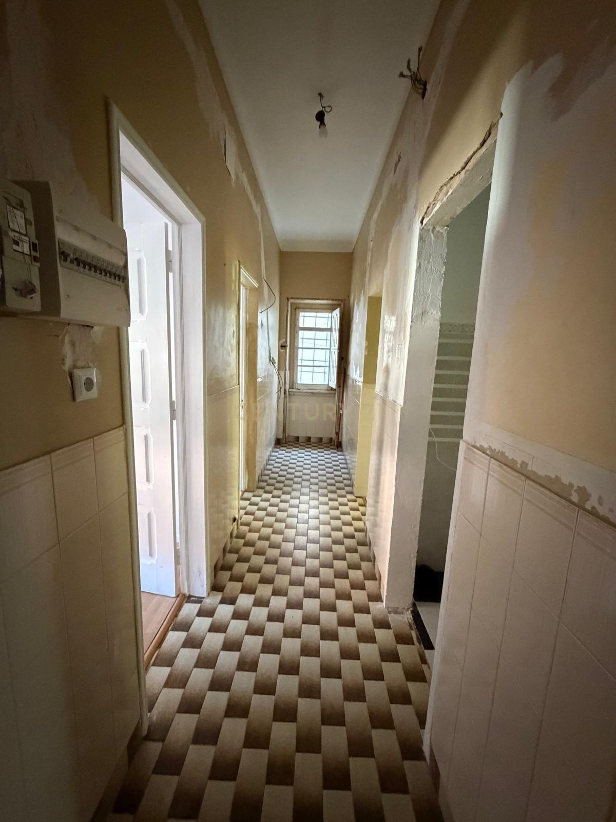 Fotografia 5 de Prédio com três fracções - Venda de 50% - Lavradio, Barreiro