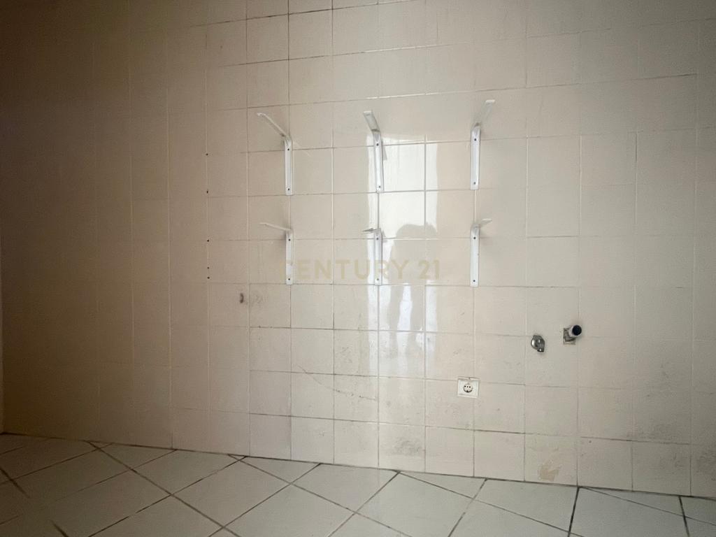 Apartamento T3, com Varanda, Arrecadação e 3 Lugares de estacionamento, no Pinhal Novo - Image 8