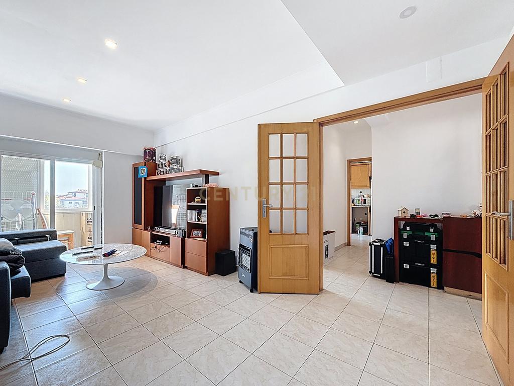 Apartamento T3 em Amora, Seixal - Oportunidade Única! - Image 14