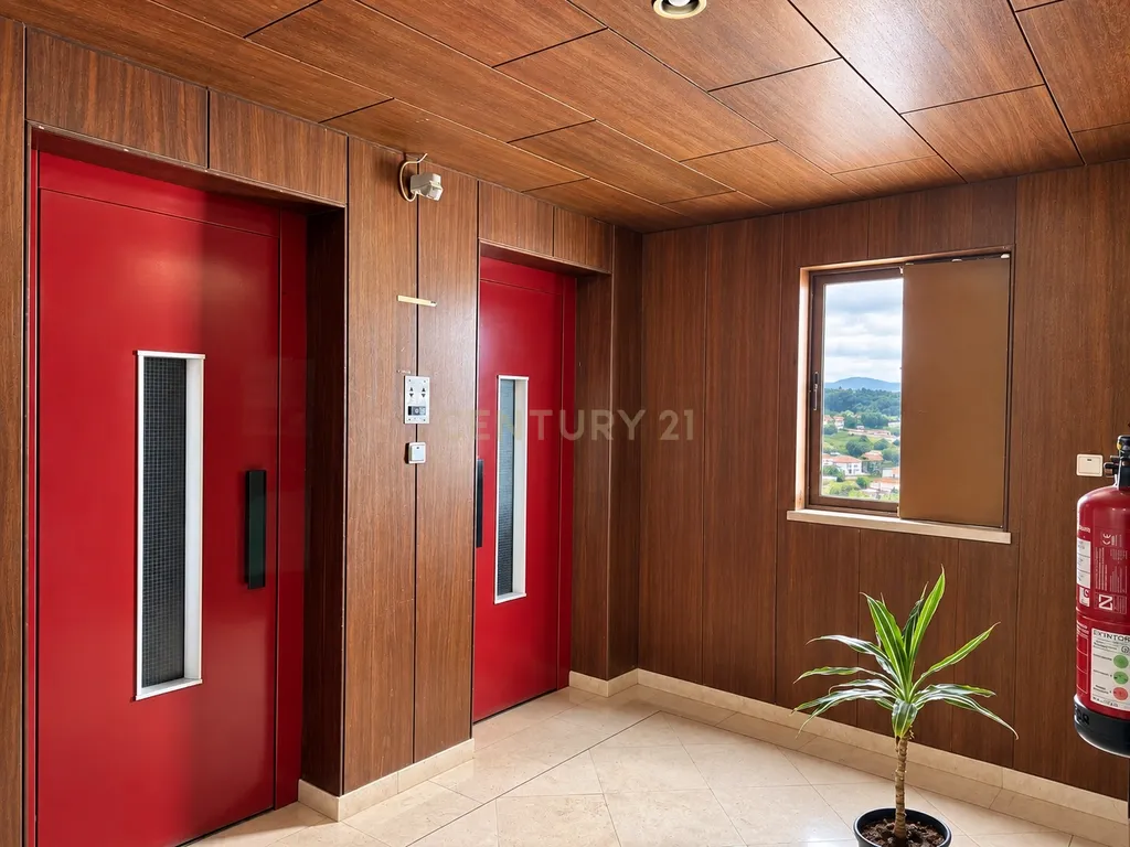 Apartamento T3 com Vista Mar em Rosto do Cão, Ponta Delgada - Image 2