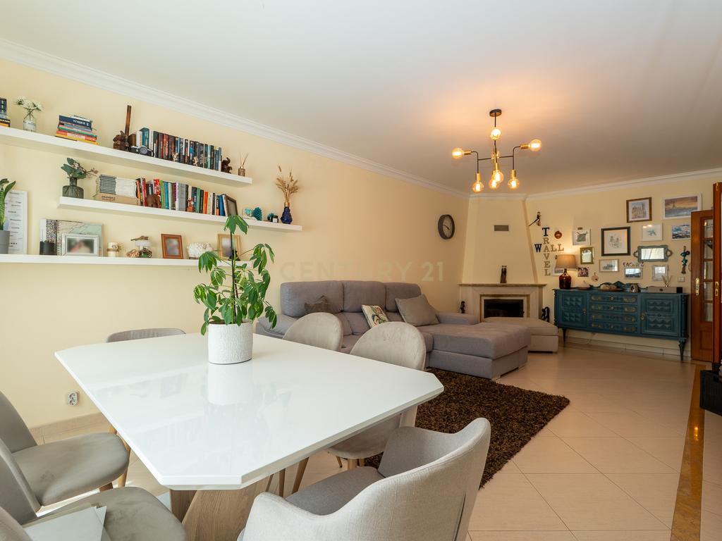 ** ESPECTACULAR APARTAMENTO NO CENTRO DE MAFRA, COM PARQUEAMENTO ** - Image 12