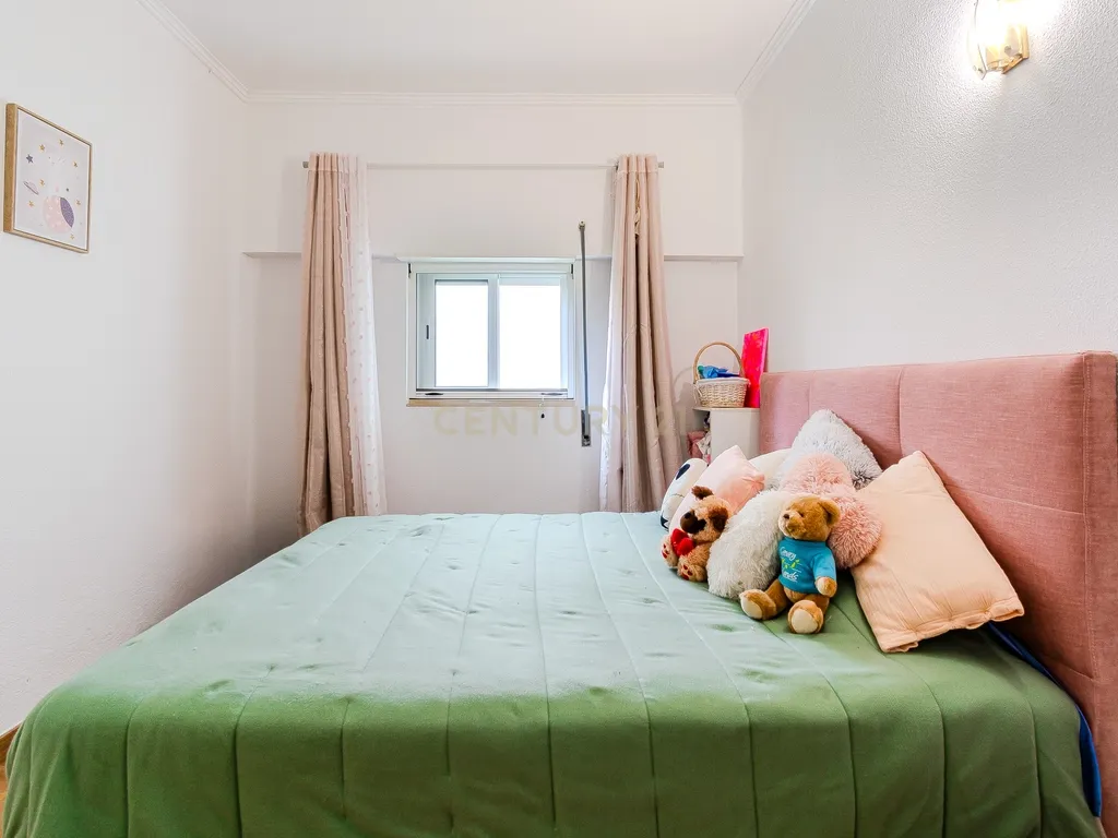 Apartamento T1+2 com Terraço Amplo em Albufeira - Image 26