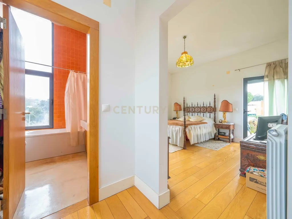 Moradia T5 Isolada, com Dois Pisos, Elevador e Terraço, com 800m2 de Terreno , na Quinta do Anjo, Palmela - Image 19