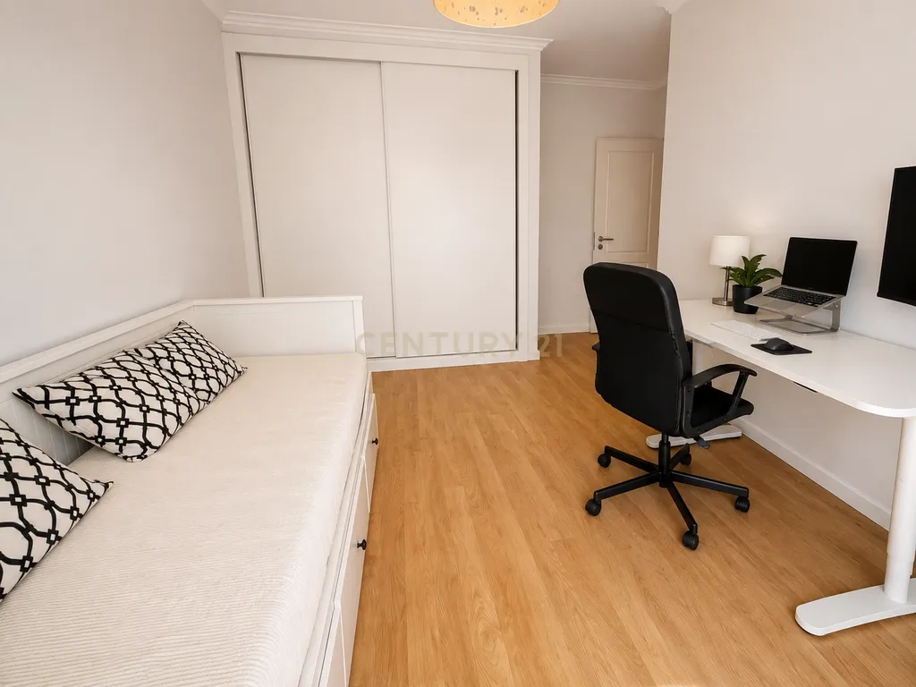 Apartamento T2 Renovado | Fontainhas | Cascais - Image 29