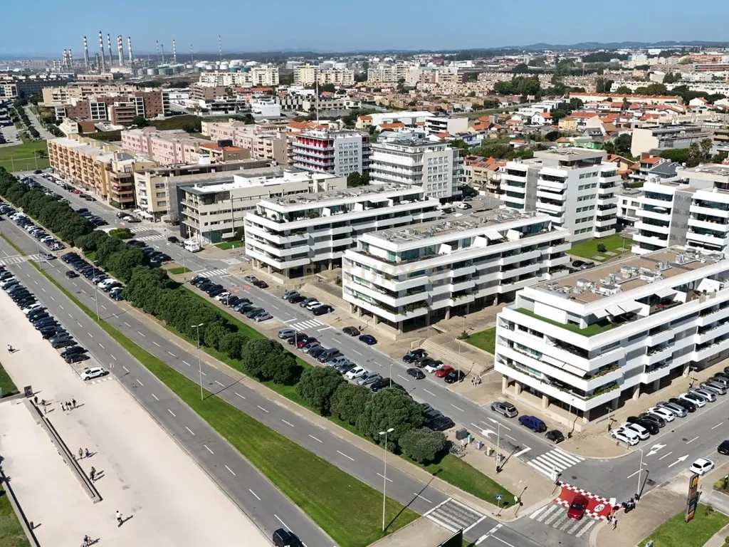 T3 NA 1ª LINHA DE MAR COM 2 LUGARES DE GARAGEM | LEÇA DA PALMEIRA - Image 16