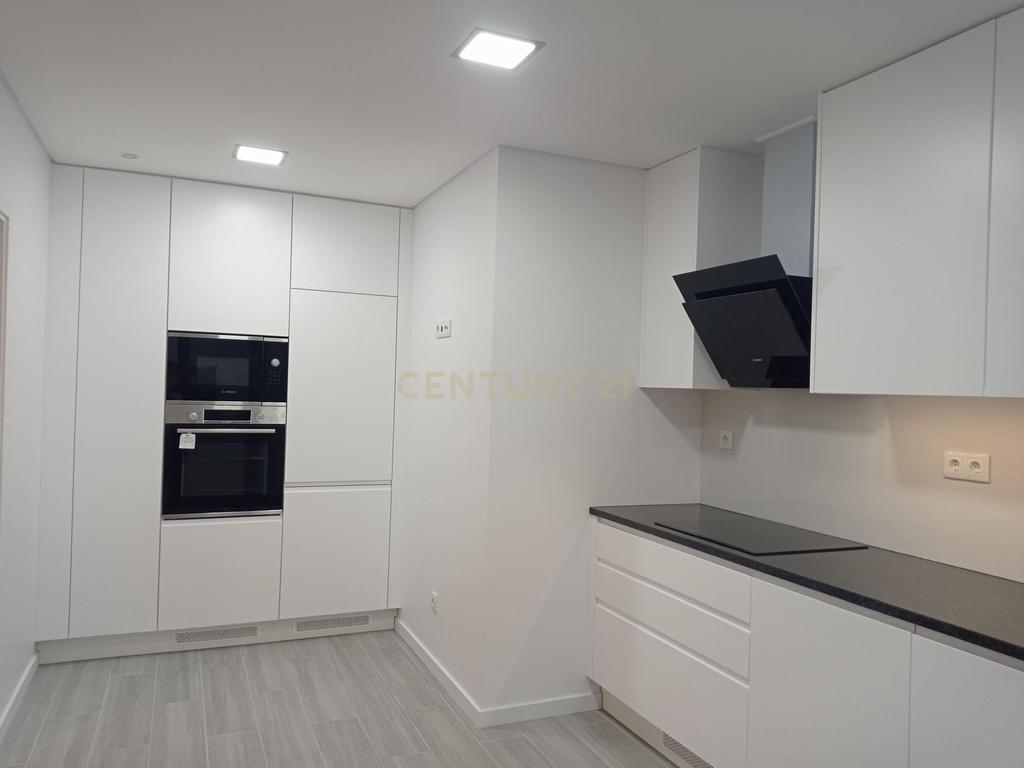 Exclusivo T3 com Suíte, Varanda com Churrasqueira e Garagem Opcional - Image 4