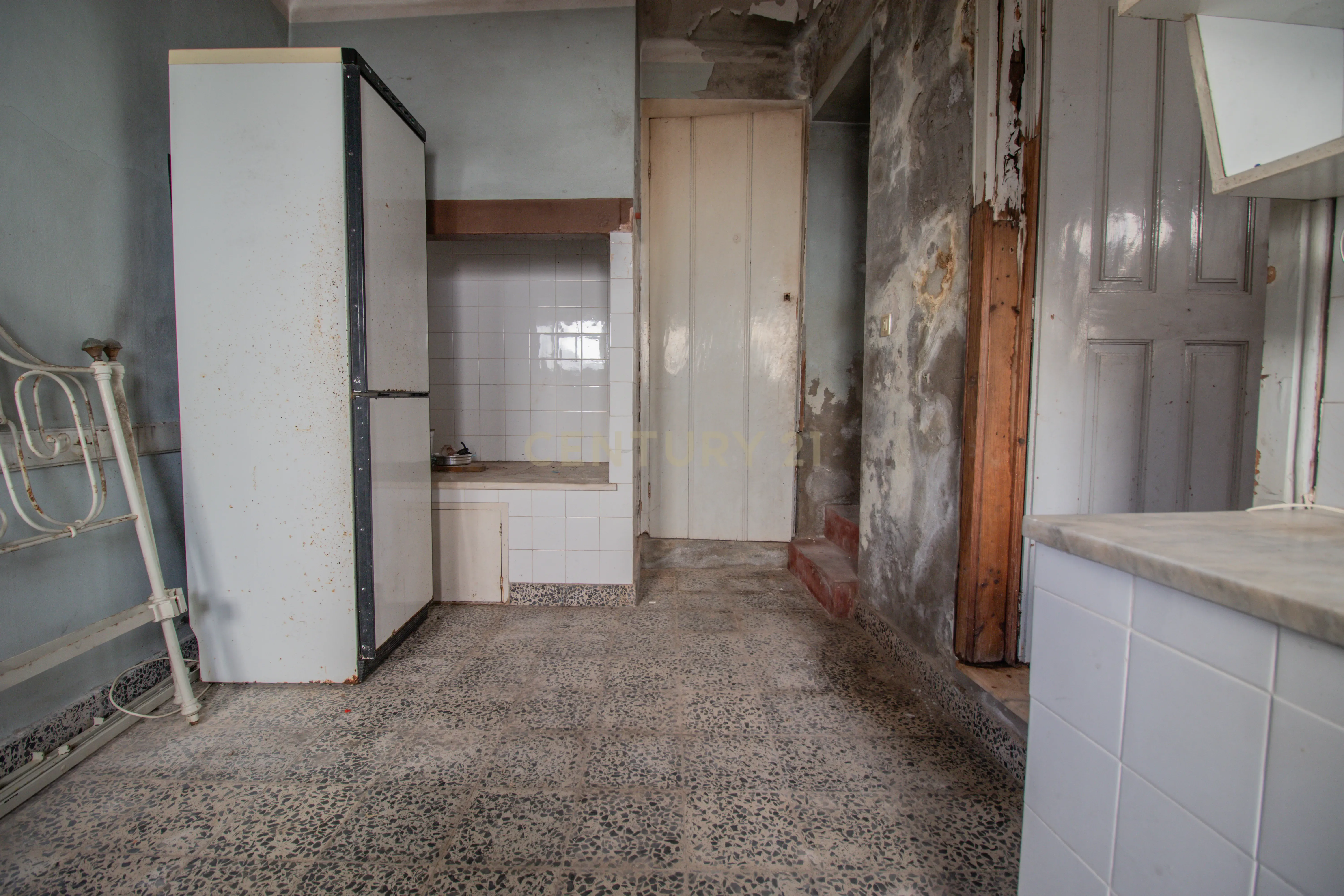 Fotografia 11 de Casa antiga para recuperar com terreno e árvores de fruto, Alhadas, Figueira da Foz.