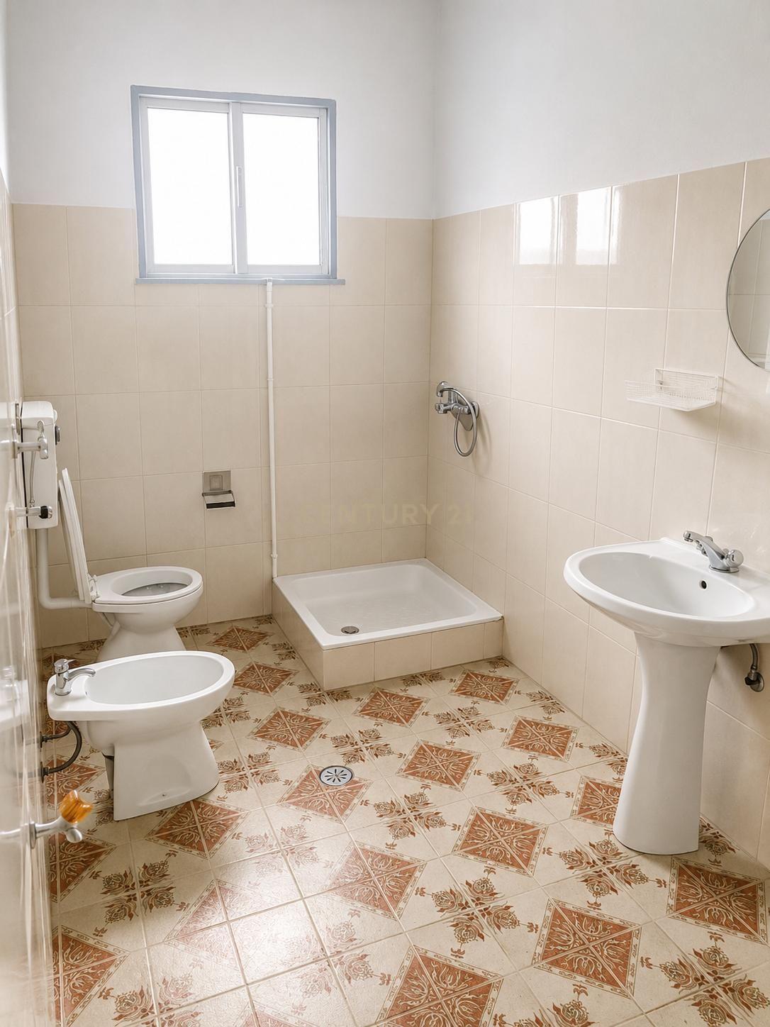 Fotografia 4 de Moradia T3 com Barracão de 400 m² em Terreno de 1.400 m² | Vimieiro, Santa Comba Dão