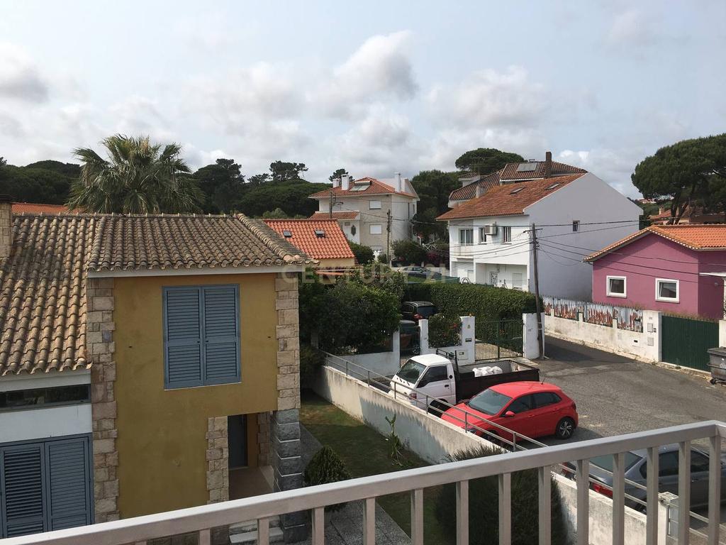 🏡 Moradia Geminada T2 Renovada para arrendamento no Livramento – Perto das Praias e de Lisboa - Image 22
