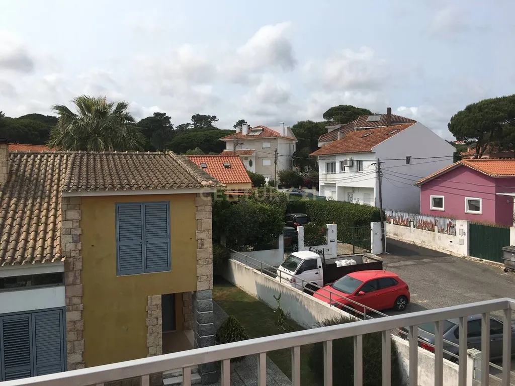 🏡 Moradia Geminada T2 Renovada para arrendamento no Livramento – Perto das Praias e de Lisboa - Image 22