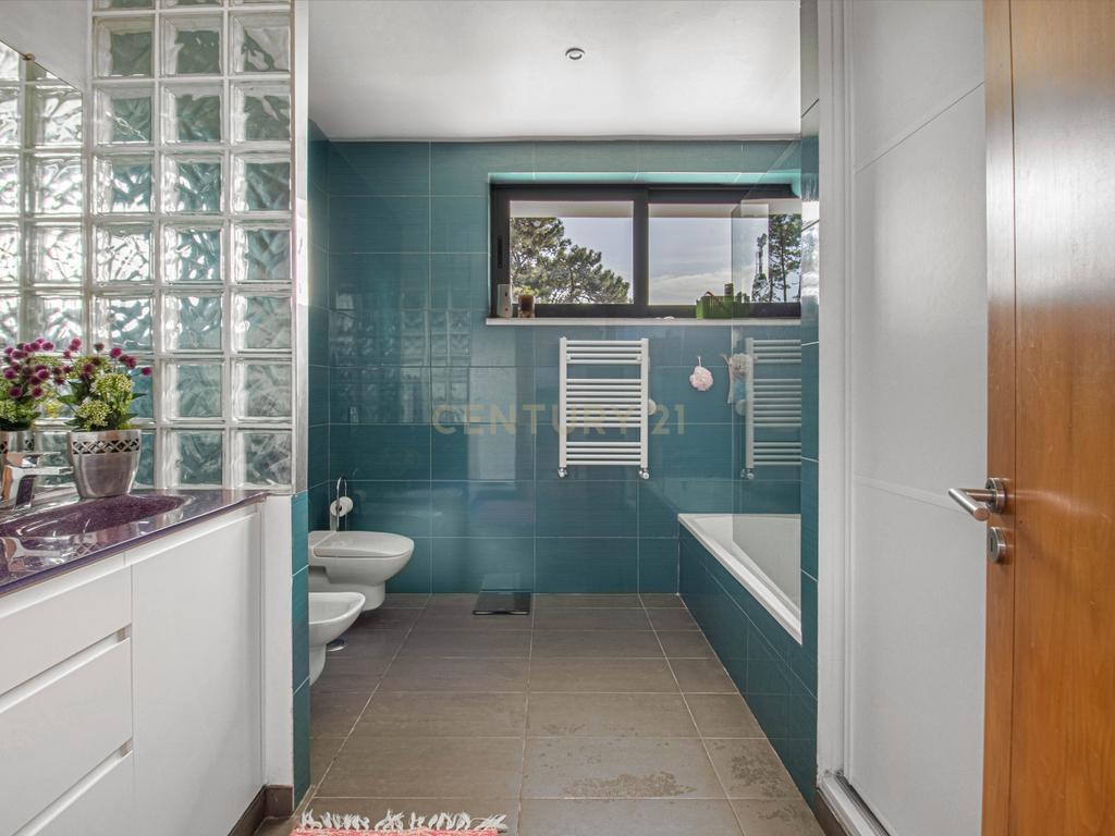 Moradia Isolada T4 291m2 em Lote de 1050 m2 em Mucifal, Colares, Sintra - Image 41