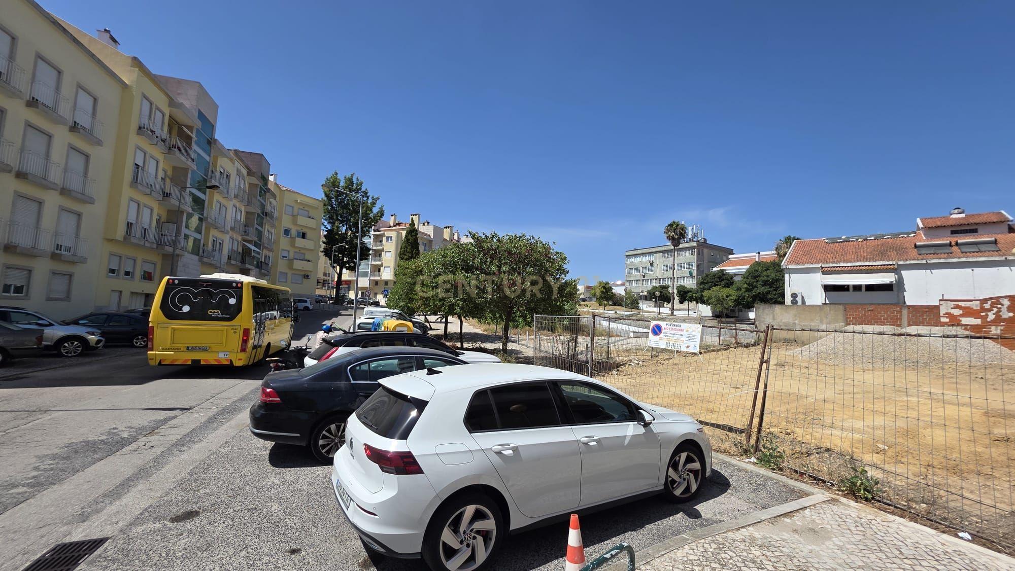 Fotografia 9 de Terreno com 506m2 na Charneca de Caparica, para construção de postos de abastecimento de carros elétricos