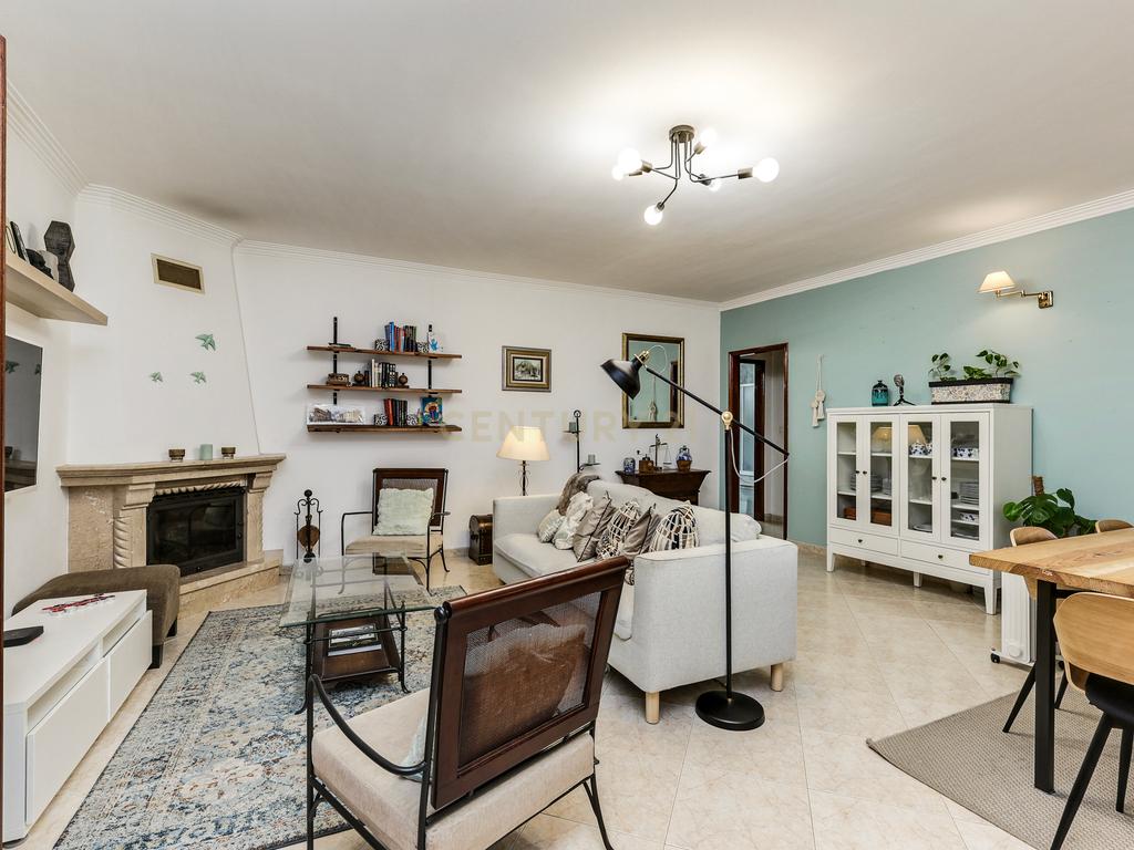UMA CASA DE SONHO - T4 em Queluz - Image 3