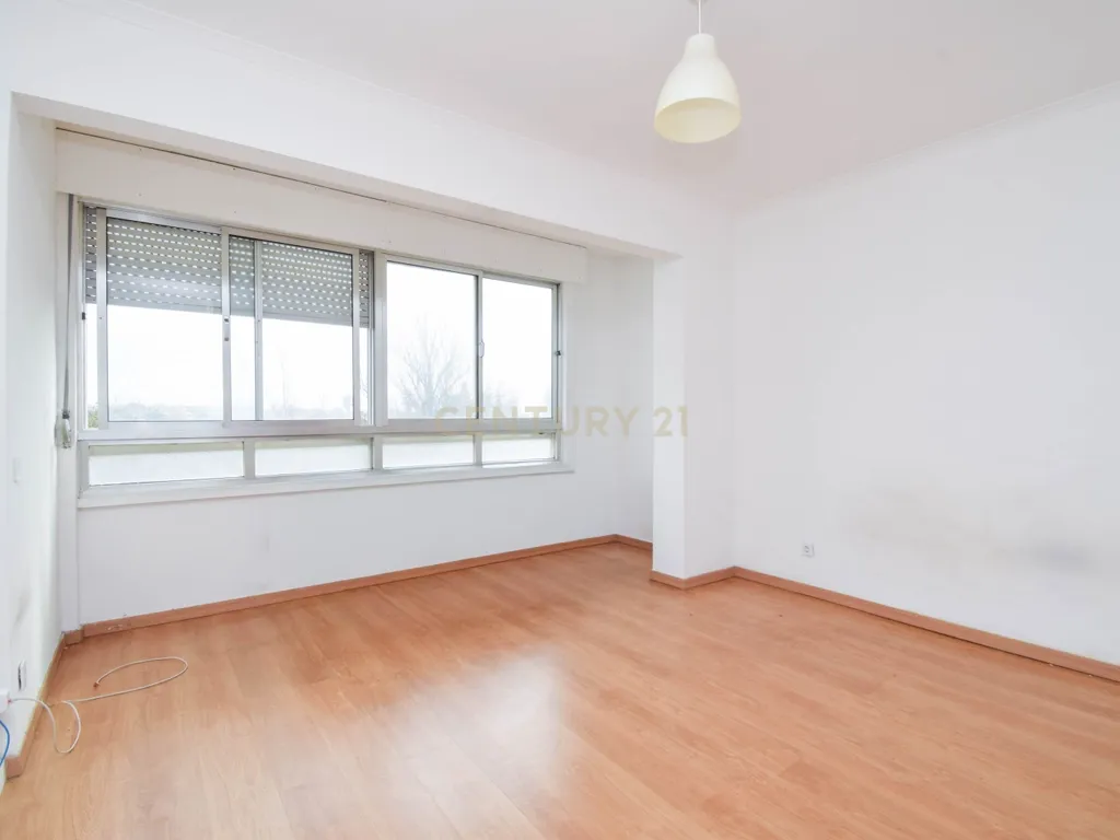 T3 na Quinta do Marquês, Oeiras | 115 m² de Potencial para Criar a Sua Casa de Sonho - Image 11