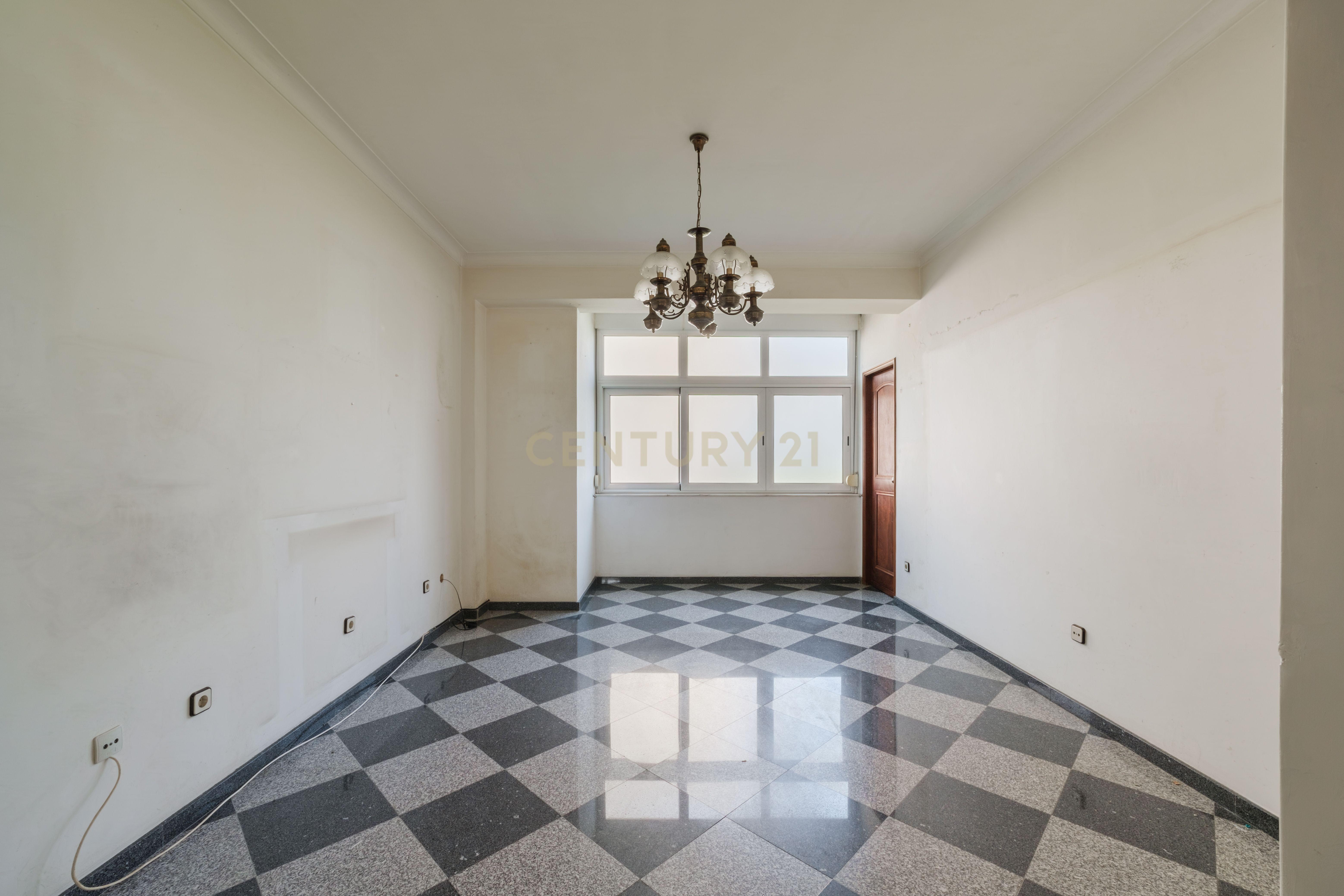 Fotografia 8 de Apartamento T3  92 m² | Arrecadação - Queluz