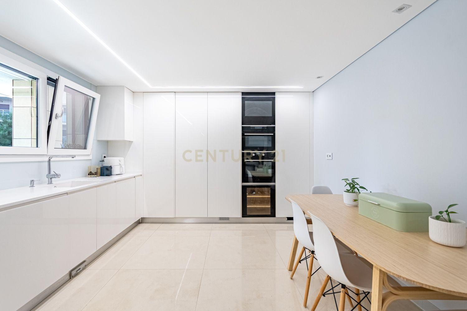 Fotografia 10 de Apartamento T2 com Varanda de 27 m² e Box | Malvarosa – Alverca