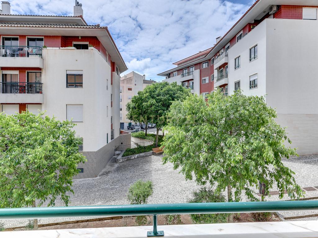 Apartamento T3 com box para arrendamento em Carnaxide - Image 13