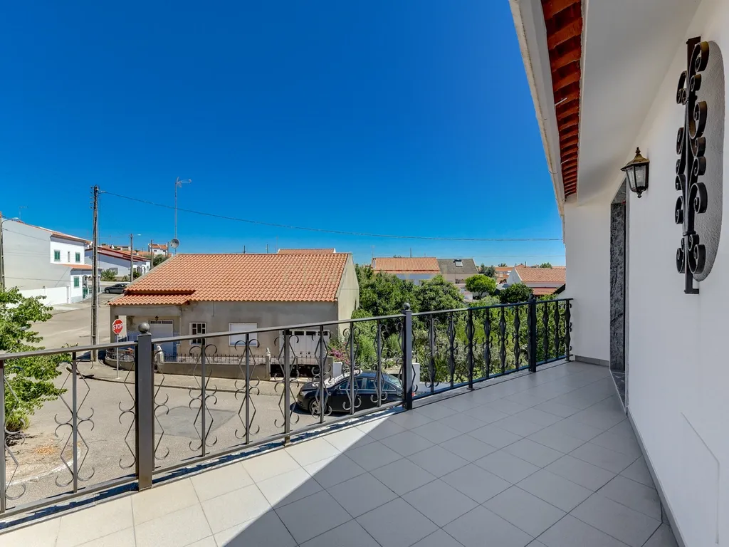 Moradia T8 de 288 m² no Centro de Montargil – Junto à Barragem - Image 37