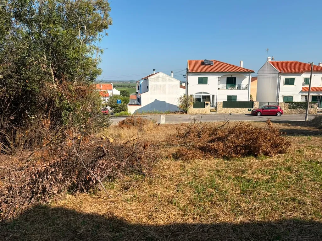 Terreno para Construção na Urbanização das Virtudes em Aveiras de Baixo - Image 2