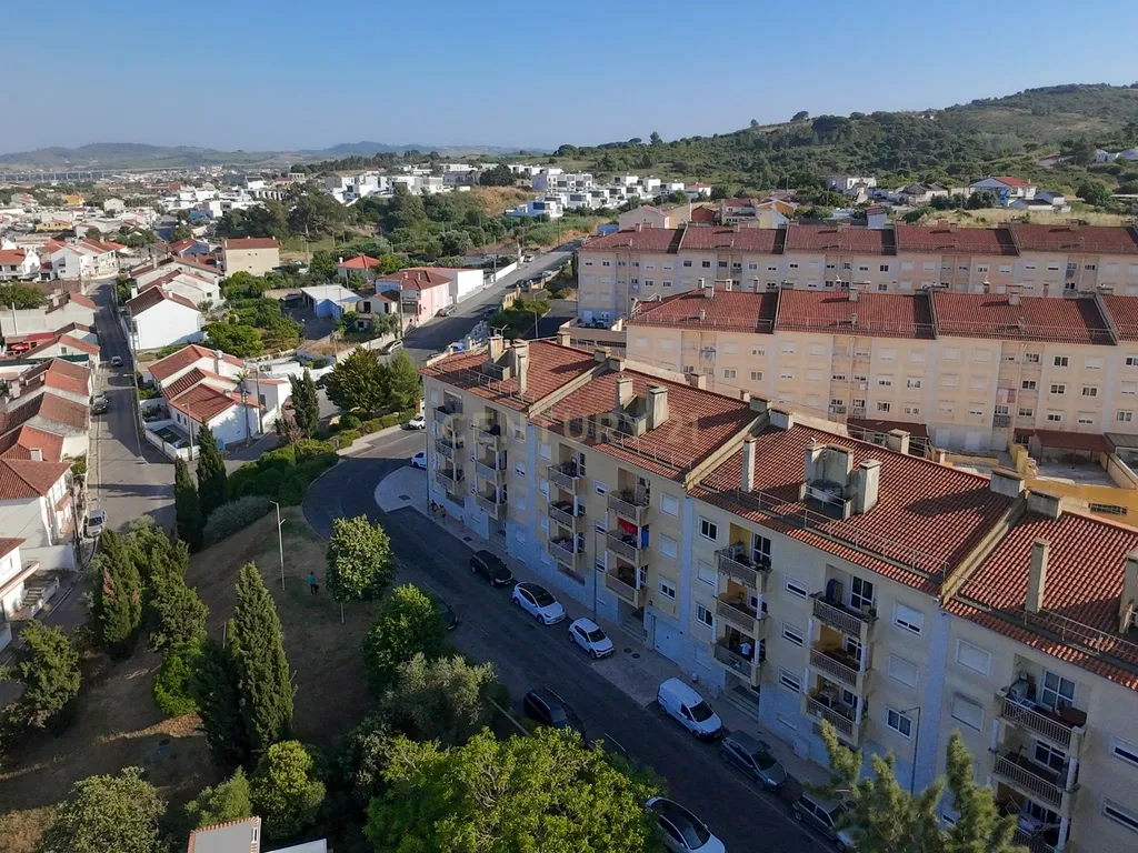 Apartamento T3 Remodelado na Horta dos Vimes - Viva com Conforto e Qualidade em Alenquer. - Image 49