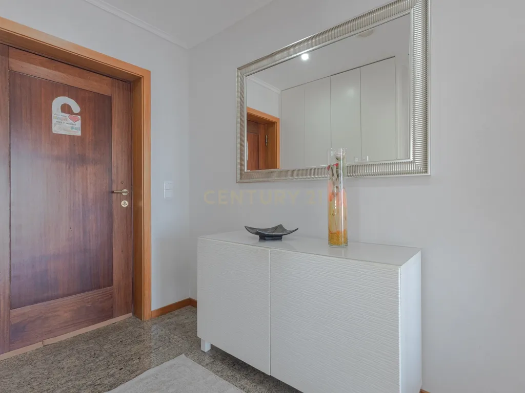 Moradia T3 de Excelência na Maia| 398 m² | 3 Suítes | Garagem para várias Viaturas - Image 34