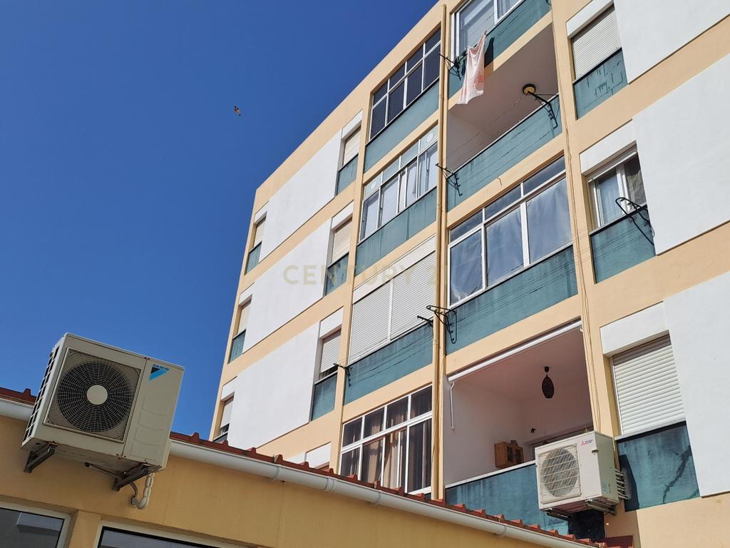 Apartamento T4 na Rua Gil Vicente - Parede - Image 33