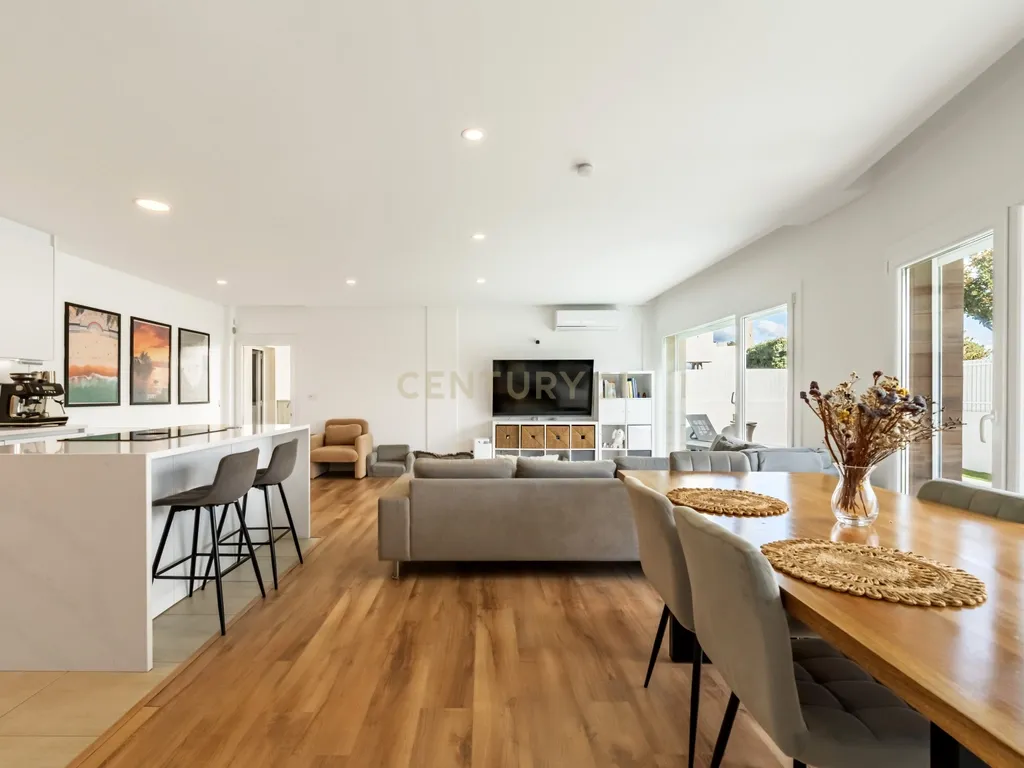 Moradia T4 Contemporânea com piscina, na Aroeira, perto do golf e praias - Image 16