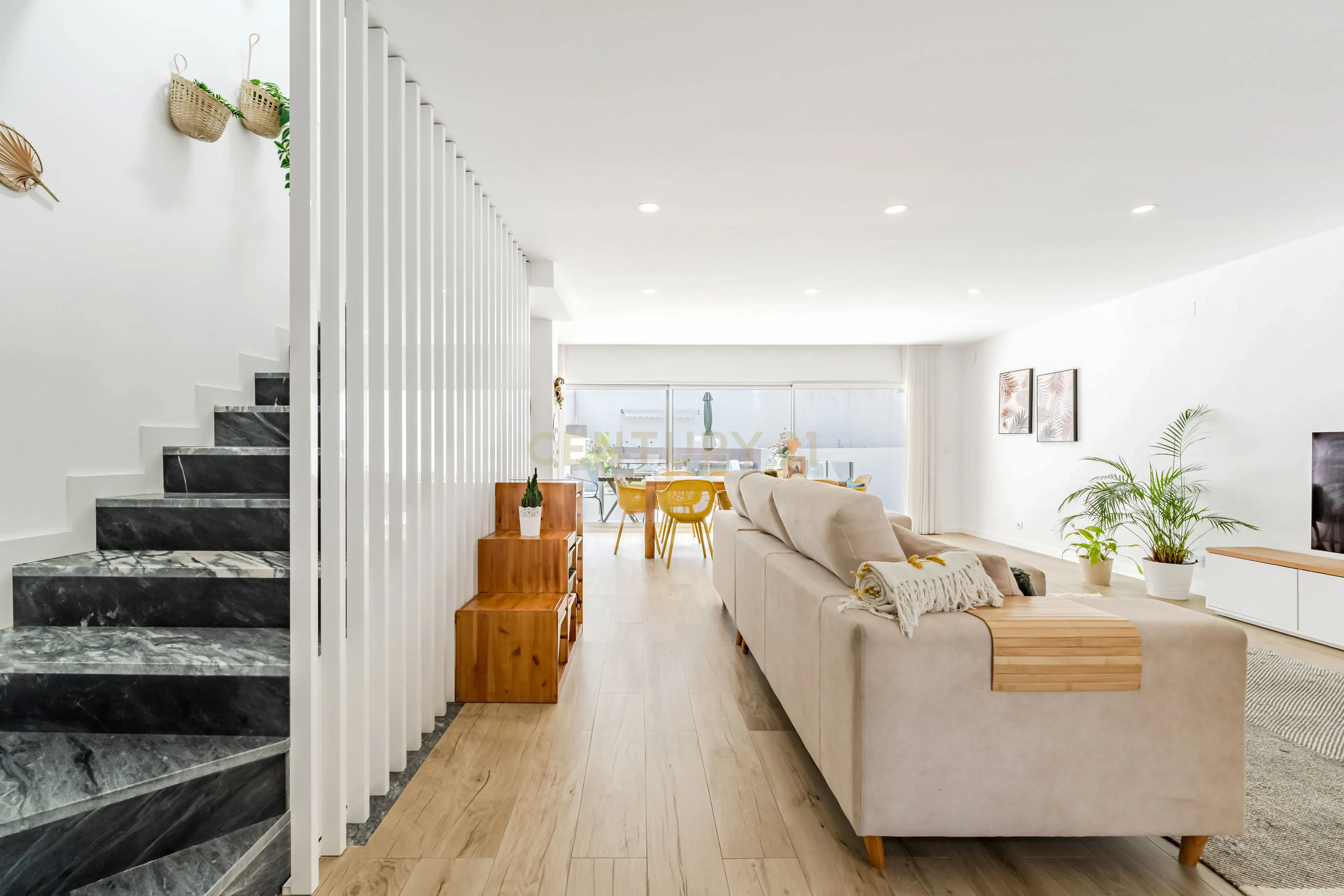 Fotografia 5 de Moradia T3 Semi-Nova com Jardim Privativo e Garagem para 2 Viaturas na Sobreda