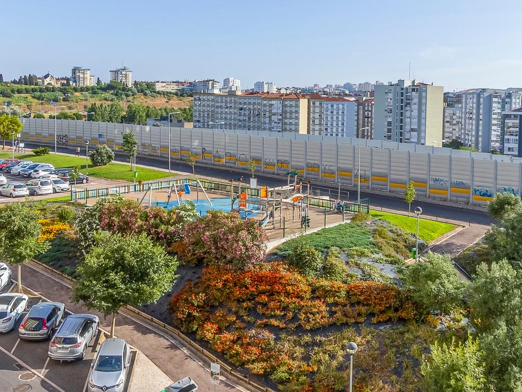 Apartamento T2 renovado para venda na pontinha - Image 16
