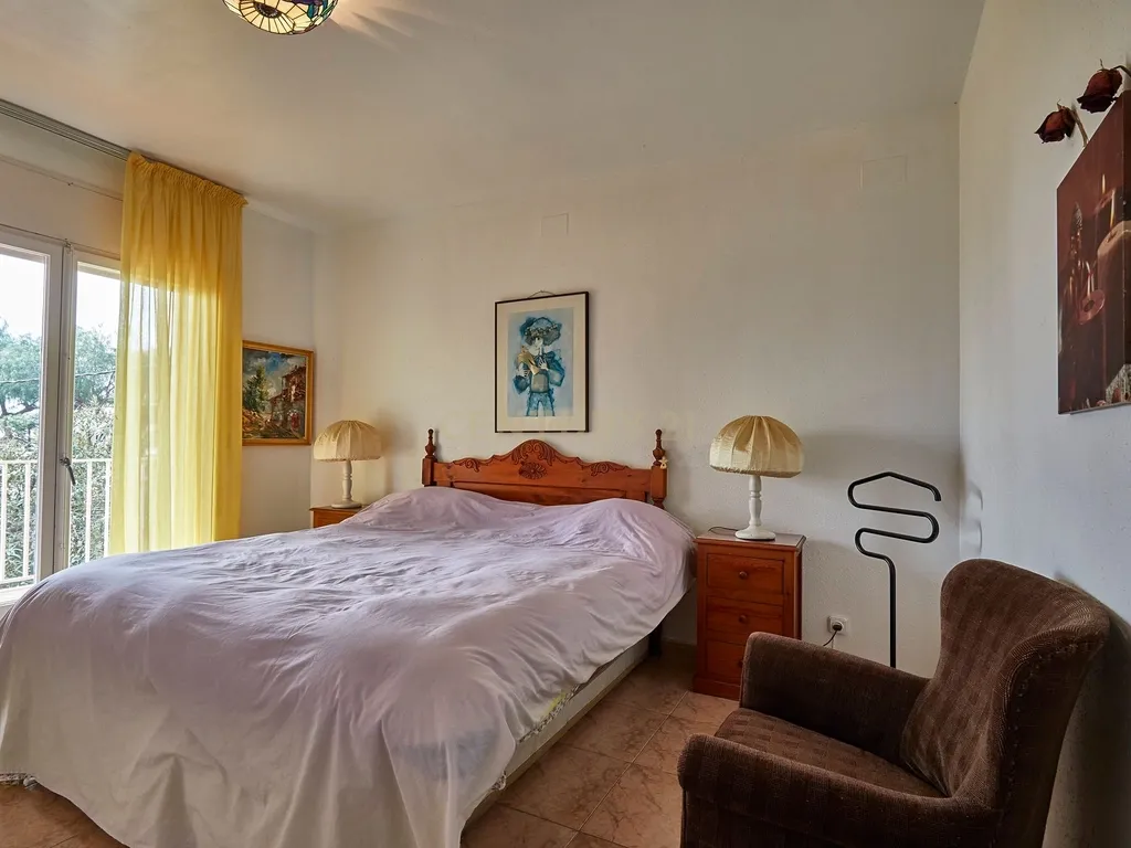 Moradia com vista para o mar e 3 habitações independentes em Canet de Mar - Image 22