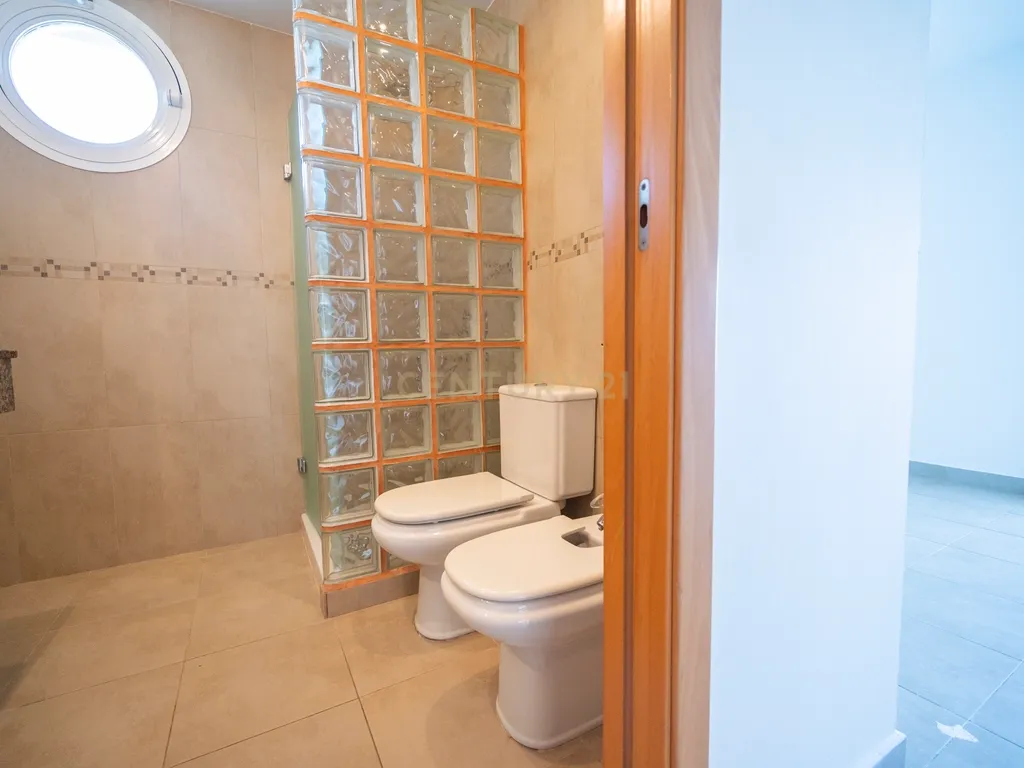 Luxuosa Moradia em Ibiza com Vista Mar e Piscina Privada - Image 14