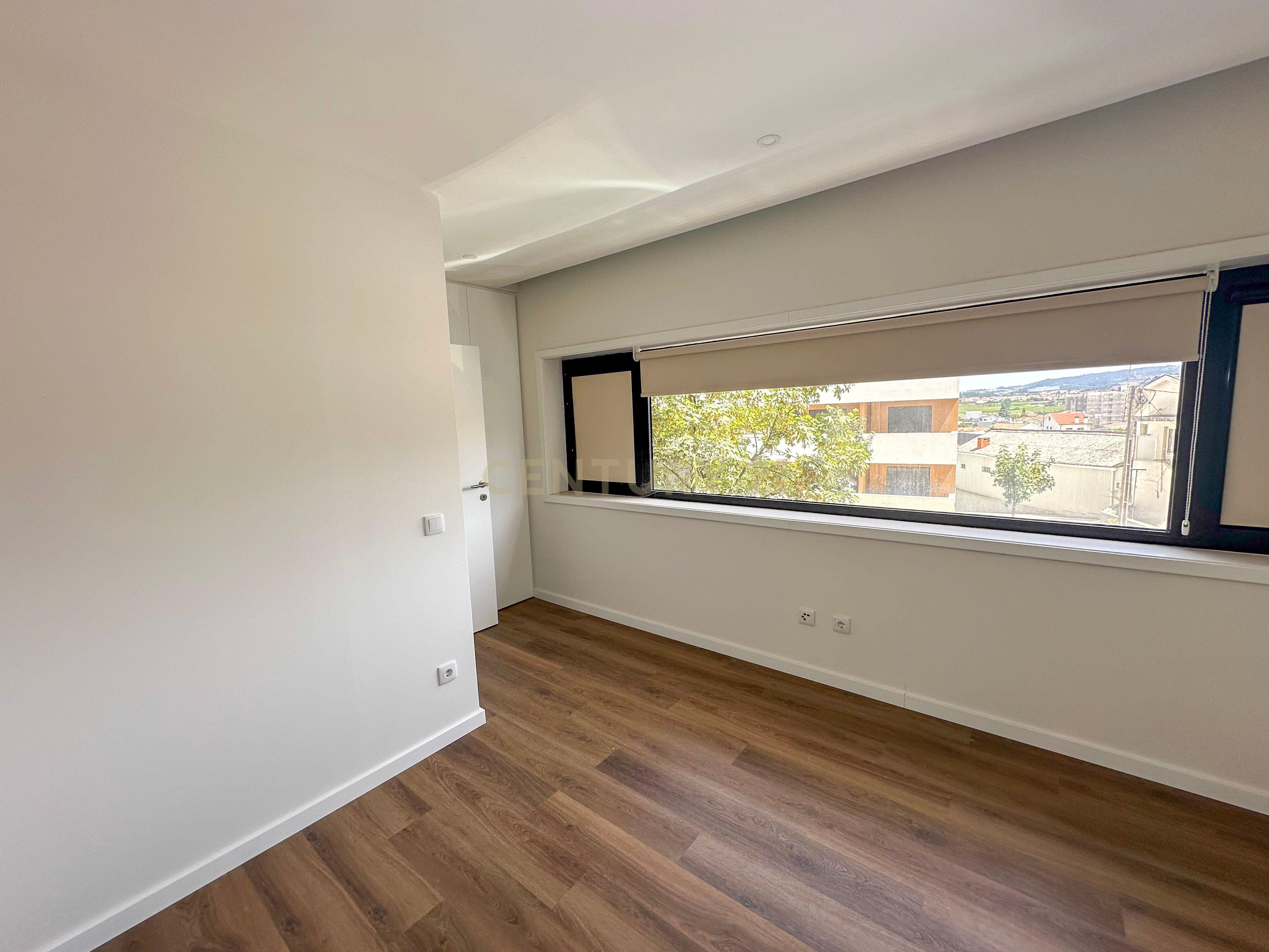 Fotografia 7 de Apartamento Novo em Paredes com 3 Quartos e 2 Casas de Banho