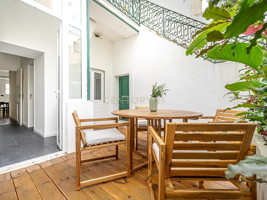 Apartamento T2 para Arrendamento – Rua São João da Mata, Lisboa - Image 18