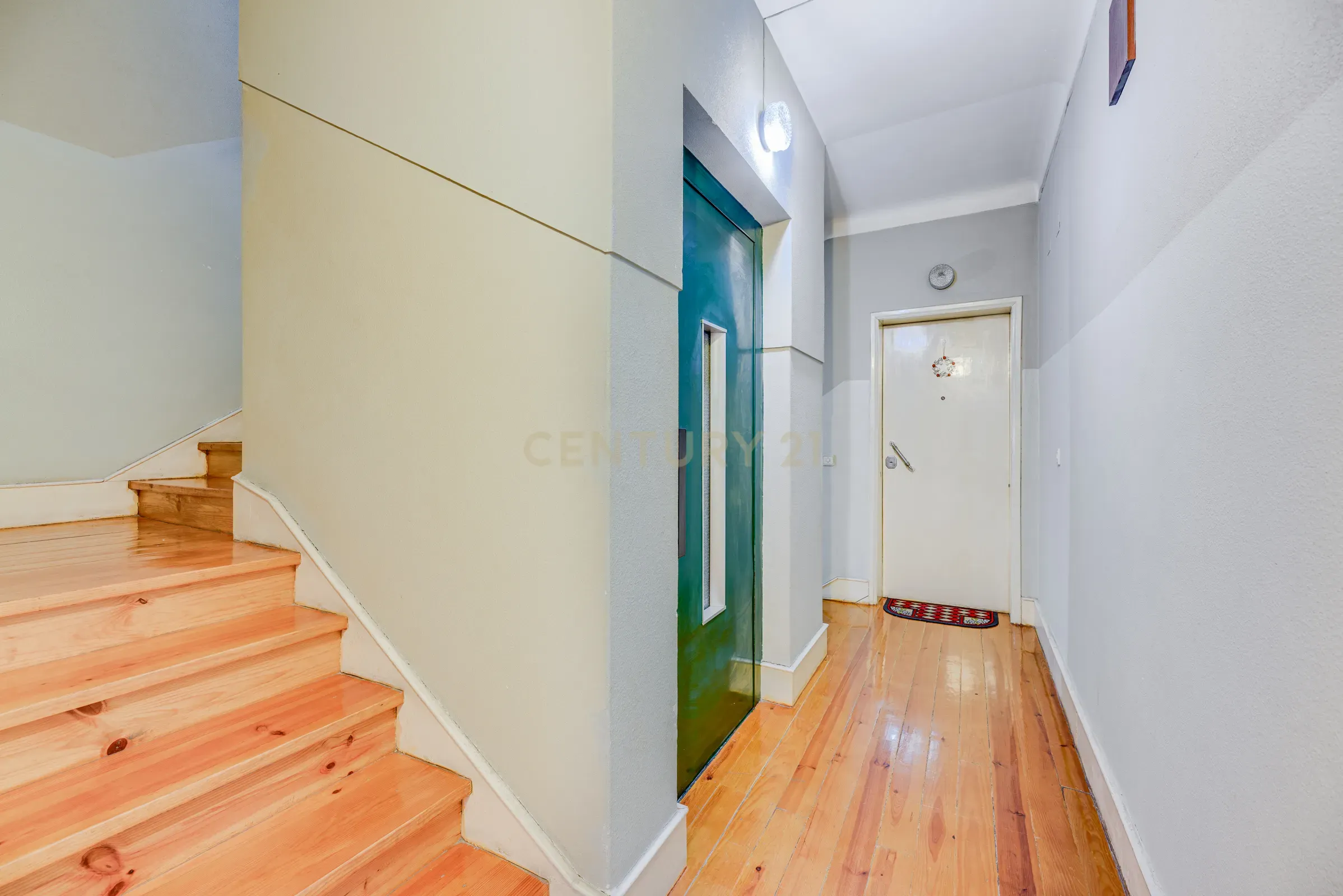 Apartamento T2+1 totalmente renovado – Modernidade, conforto e localização privilegiada - Image 30