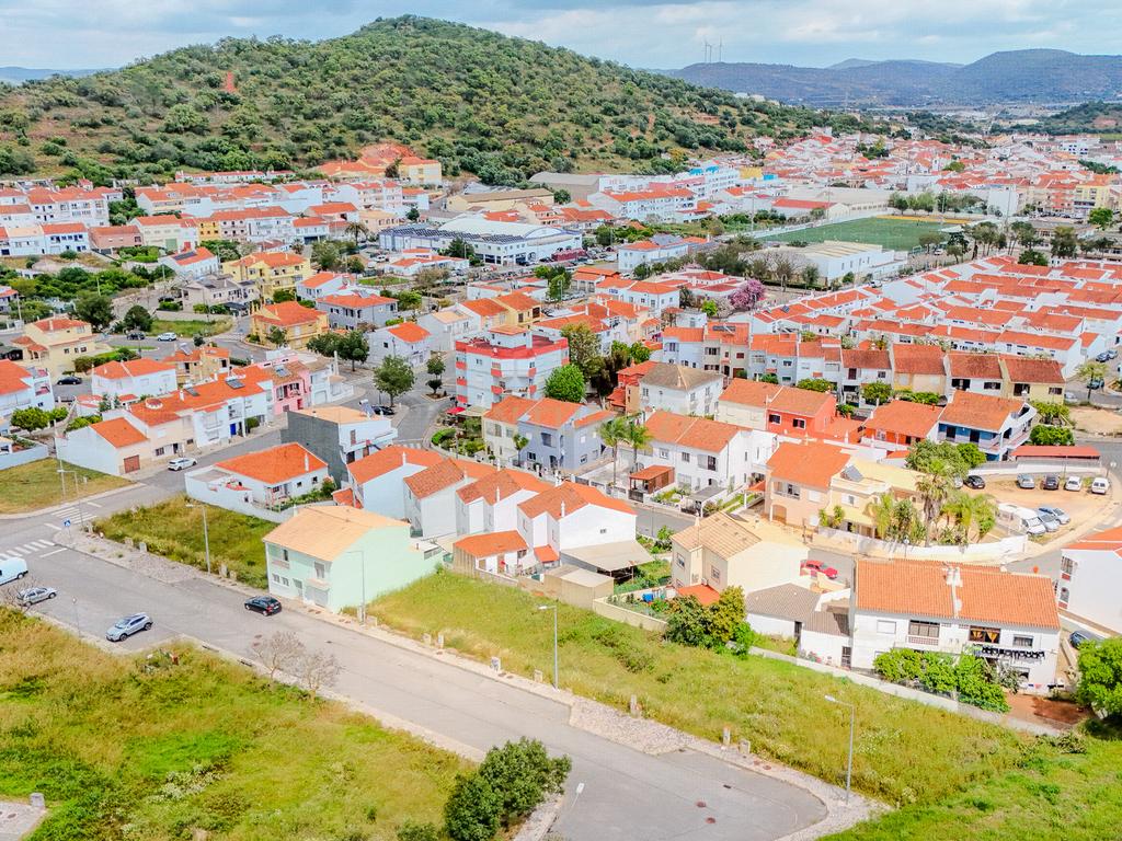 LOTE URBANO PARA MORADIA GEMINADA - Image 5