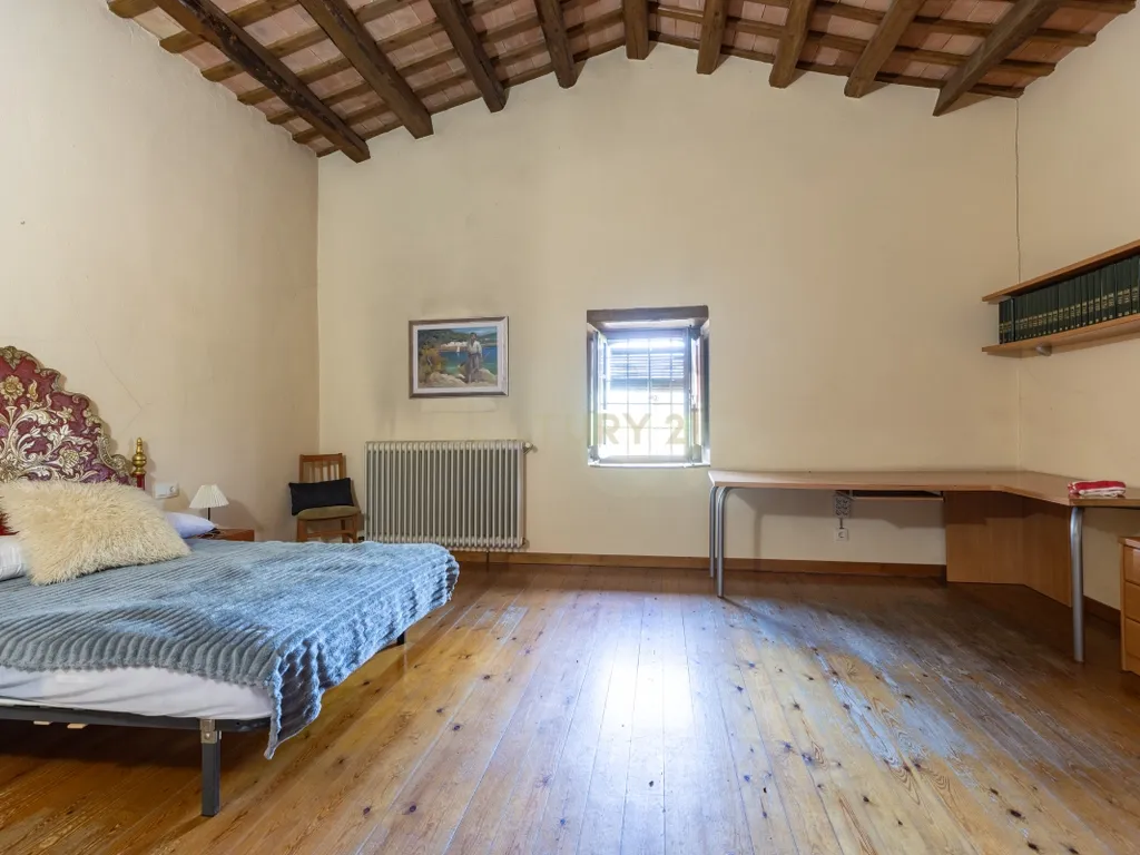 MASIA CATALANA EN VENDA A LLAGOSTERA – MÉS DE 7 HECTÀREES DE TERRENY, LLICÈNCIA TURÍSTICA, PISCINA I CAMP DE FUTBOL - Image 90