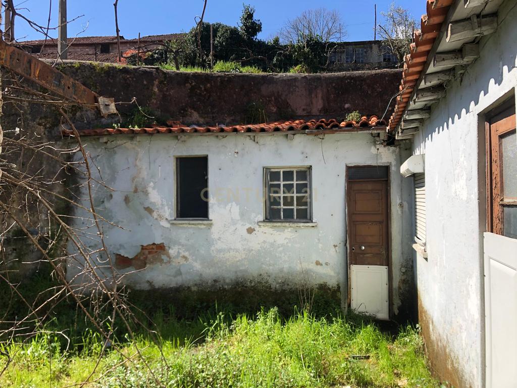 *Moradia para Reabilitação no Centro da Covilhã – Oportunidade Única* - Image 10