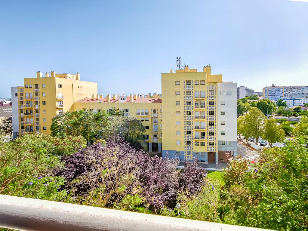 Apartamento T2 nos Olivais Sul - Image 24