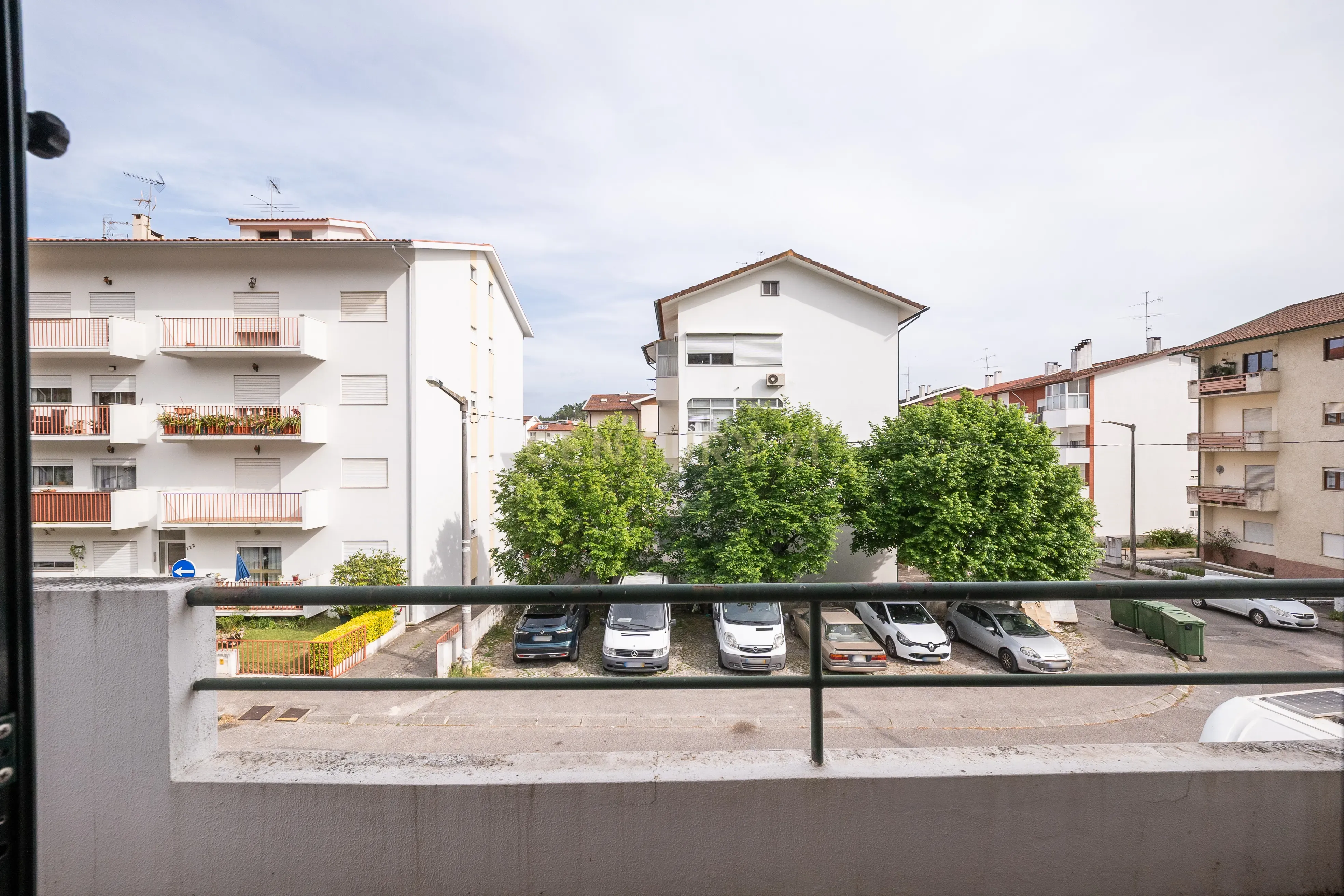 Fotografia 11 de Moradia T5 com sótão + Anexo T1 + Estúdio | Garagem | Santa Apolónia